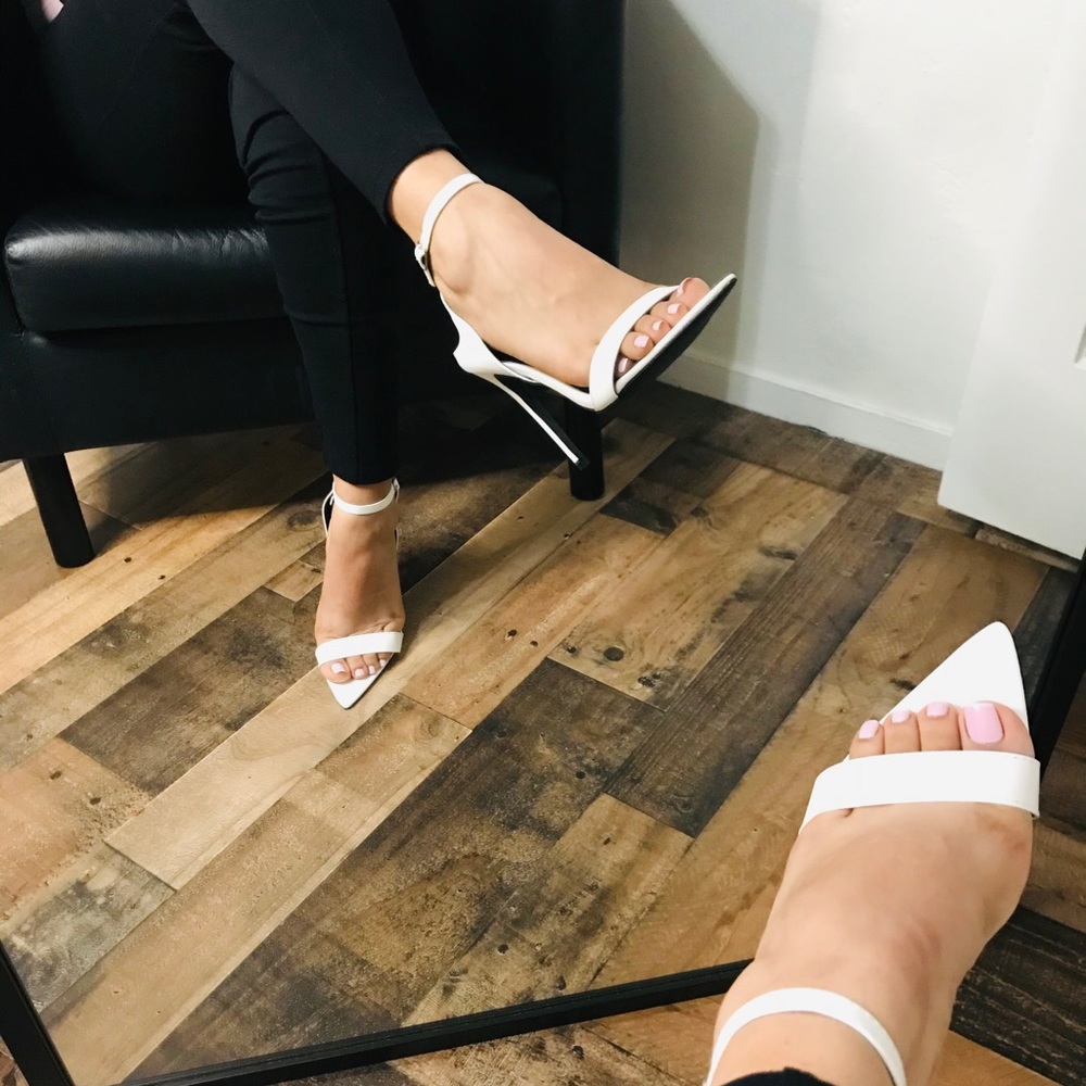 White heels - Picture 3 of 7